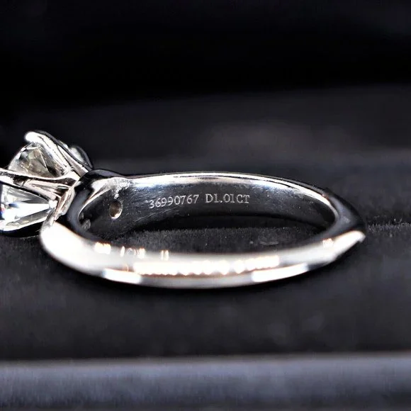 20375 Tiffany & Co. Platinum 1.01ct I VS1 Round Diamond Engagement Ring